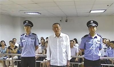 8月13日，安徽省高级法院宣告于英生无罪。庭审视频截图