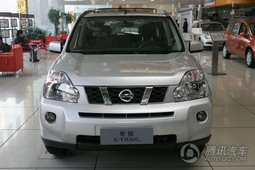 2010款 奇骏 2.0L XE 舒适版 MT 4WD实拍图