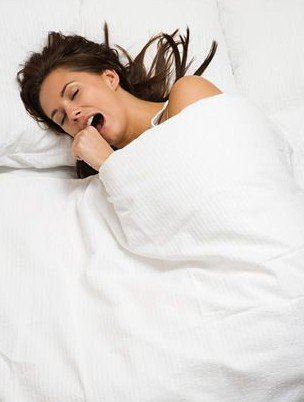 女人衰老最快的21种睡觉法