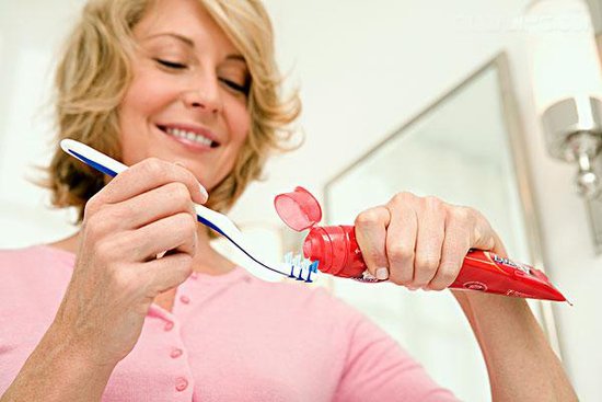 读心术：轻挤牙膏的人做事小心
