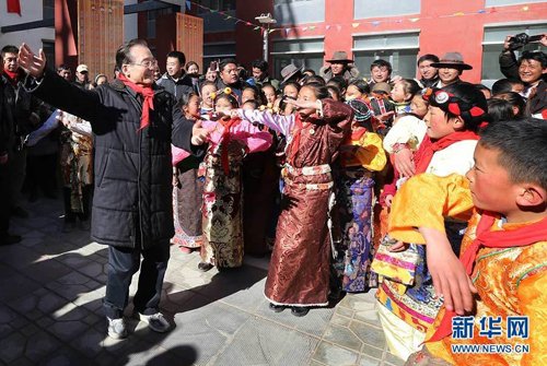 温家宝考察青海藏区 强调寺庙要纯洁僧侣要守戒规