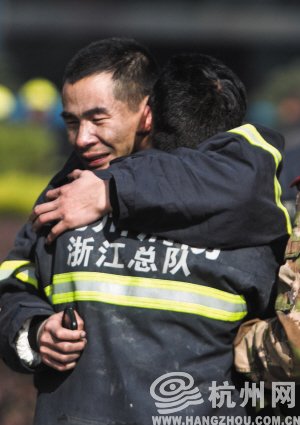 杭州3消防战士新年首日救火牺牲 1人结婚仅10天