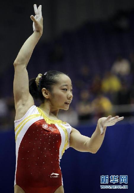 （体育）（1）体操——全国锦标赛：邓琳琳获女子个人全能冠军