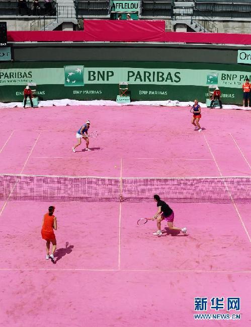 （体育·花絮）（1）网球——法网：粉色风情