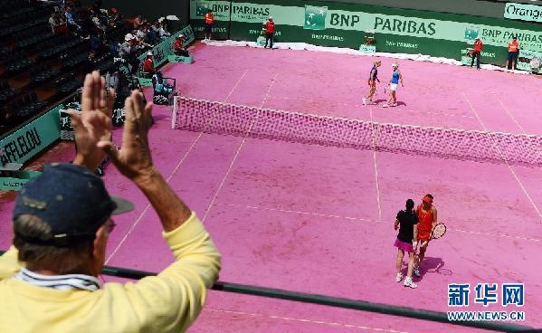 （体育·花絮）（2）网球——法网：粉色风情