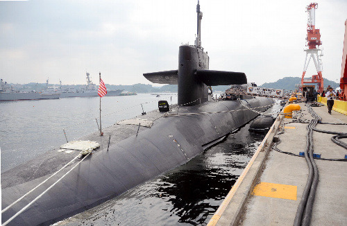美最大核潜艇驶入日本军港发言人称为补充给养