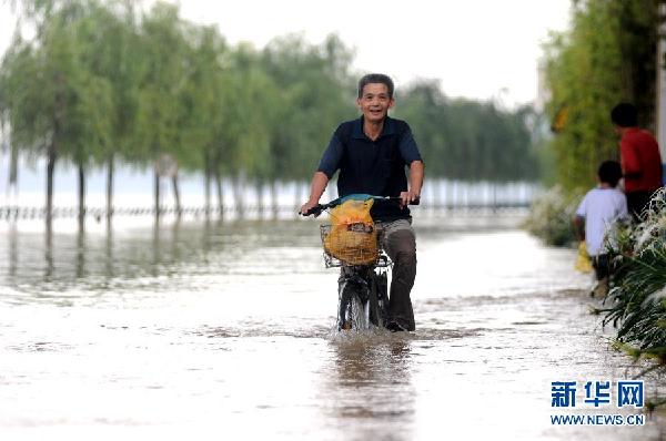 #（社会）（2）广西柳江水位暴涨 沿江道路受淹