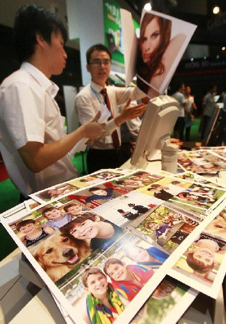 （社会）（4）2012中国(上海)国际摄影器材和数码影像展览会在沪举行