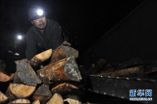 （突发事件）（1）贵州普安县安利来煤矿冒顶事故已有53人获救 还有5人被困