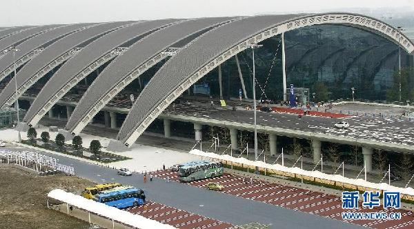 （经济）（1）成都双流国际机场T2航站楼正式试运行