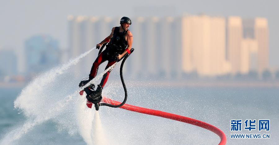 （体育）（1）首届水上飞行器世界杯赛在多哈举行