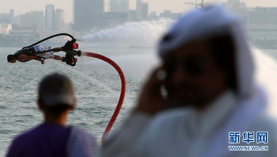 （体育）（3）首届水上飞行器世界杯赛在多哈举行