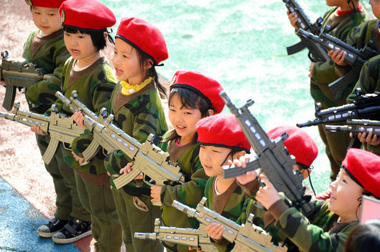 浙大玉泉幼儿园举行亲子运动会。