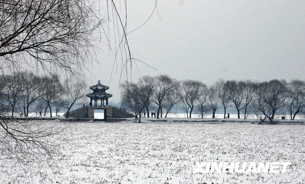 这是颐和园的雪景（2月17日摄）。