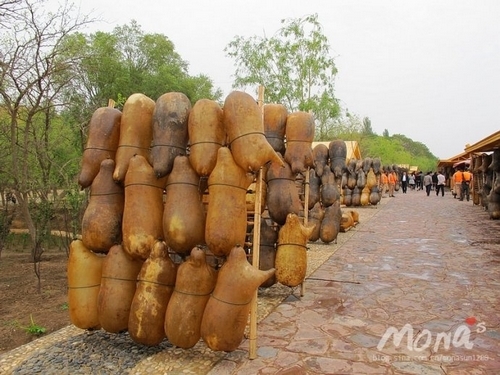 新浪旅游配图：羊皮筏子 摄影：梦梦SUN