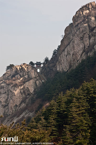 新浪旅游配图：泰山望天门 摄影：尚山