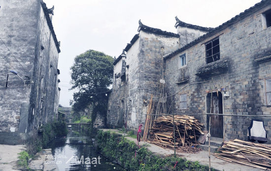 新浪旅游配图：几乎无人寻访的古村 摄影：阿滋猫