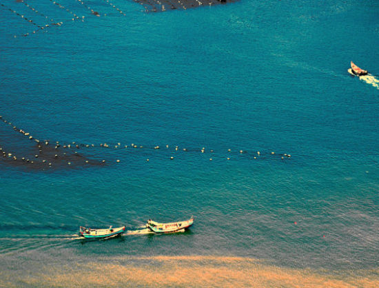 湛蓝的海水