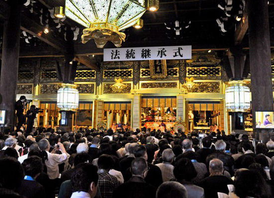日本最大佛教团体新门主就任 8000信徒参加典礼(图)
