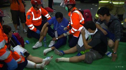 香港升降梯12楼急坠地面 29人受伤(图)