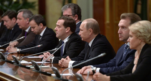 普京会俄罗斯政府成员要求优先支撑卢布汇率（图）