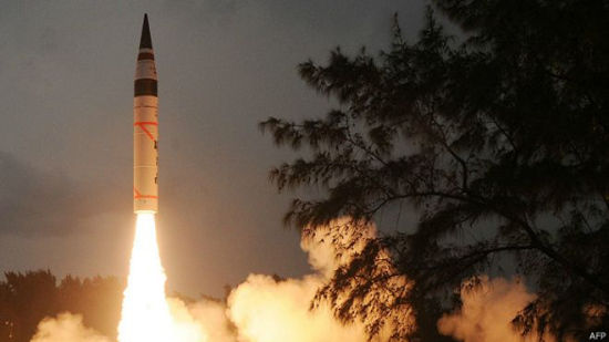 印度首次机动发射远程导弹射程覆盖中国和西欧