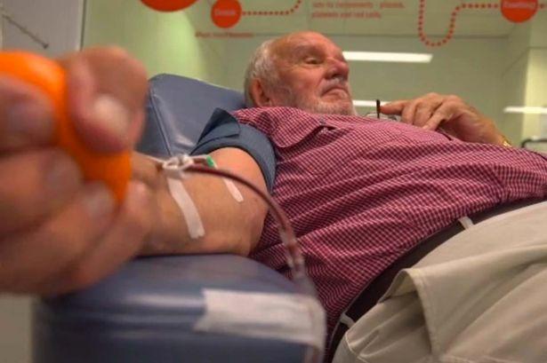 澳大利亚老翁献血千余次 特殊抗体挽救200万婴儿