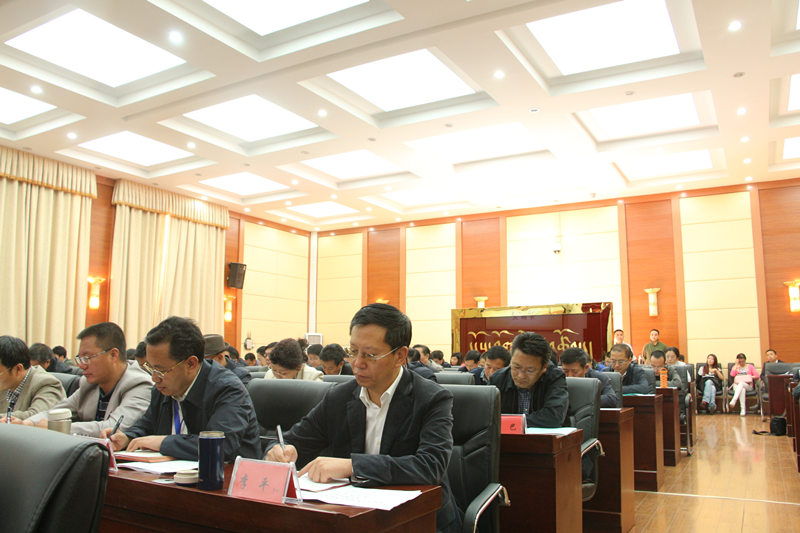 西藏自治区地厅级干部80多人参加集中学习培训。