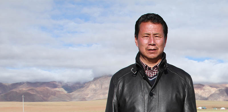西藏那曲地区双湖县委书记南培，在今年6月被评为“全国优秀县委书记”。
